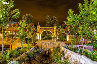 Obóz młodzieżowy, WAKACYJNY HIT !!! Z wyjazdem do Energylandii, wycieczkami do Wiednia, na Słowację i do aquaparków. Ośrodek z basenem letnim. Kolonia 7-13 lat, obóz 14-18 lat.