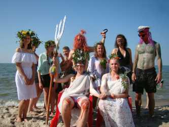 Obóz młodzieżowy, Luz, blues i skok za morze. Aquapark z rekinami, Laser Tag, misja specjalna. Rejs promem. Kolonia 7-13 lat, obóz 14-18 lat.