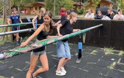 Obóz młodzieżowy, Piecki - kolonia "Mazurski Mixer" Mazurskie Chaty, 10 dni 10-14 lat