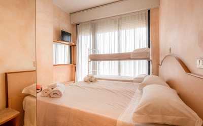 Obóz młodzieżowy, Rimini h. Crown*** - obóz Chill out Zone - wylot z Warszawy Hotel Crown***, 8 dni 14-18 lat