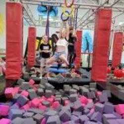 Wycieczka fakultatywna, Park trampolin Jumpcity